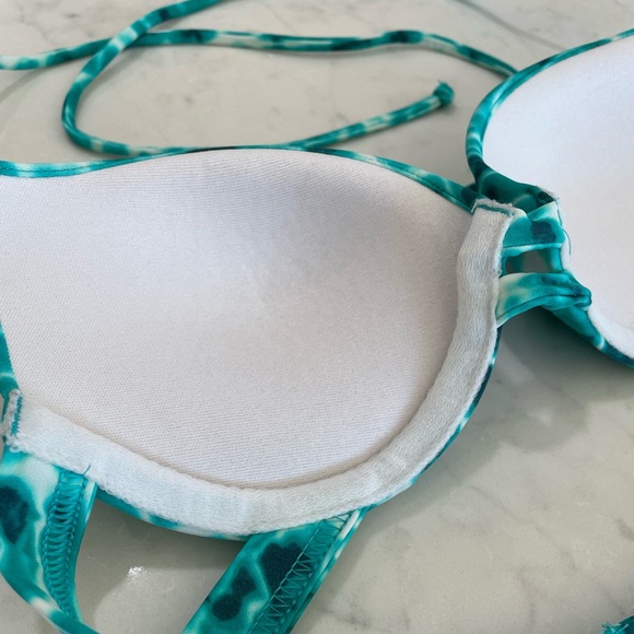 Water Pattern Bikini - Picture 8 of 10